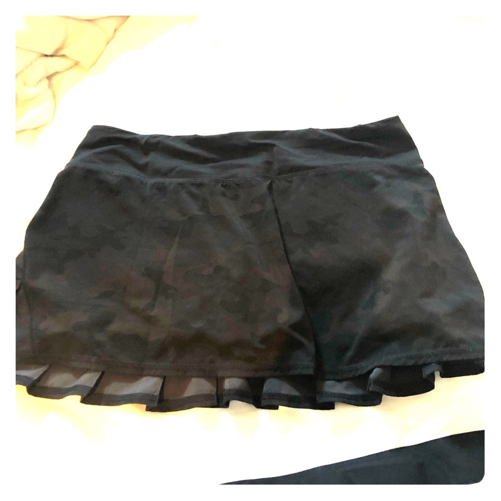 Black camo lulu lemon skirt